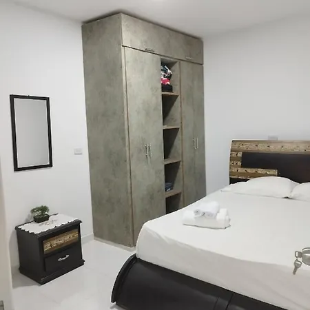 Con Ubicacion Estrategica Apartamento *